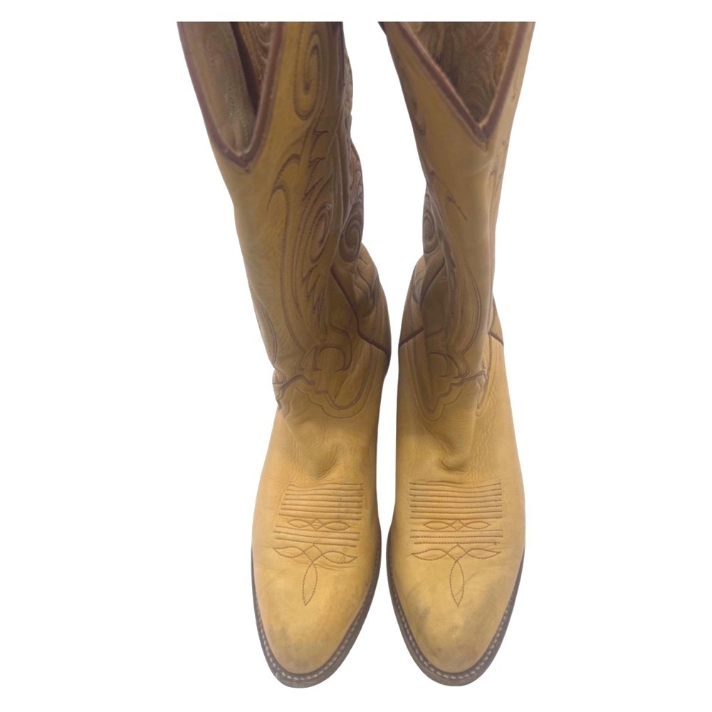 Tony Lama Vintage Tan Cowboy Boots For Women Size 8.